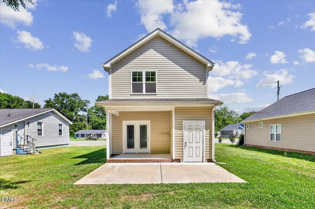 706 S Pollock Street Selma NC 27576