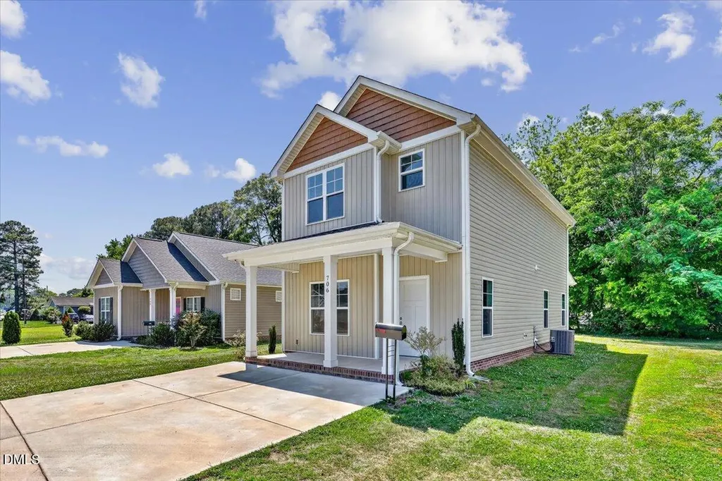 706 S Pollock Street Selma NC 27576