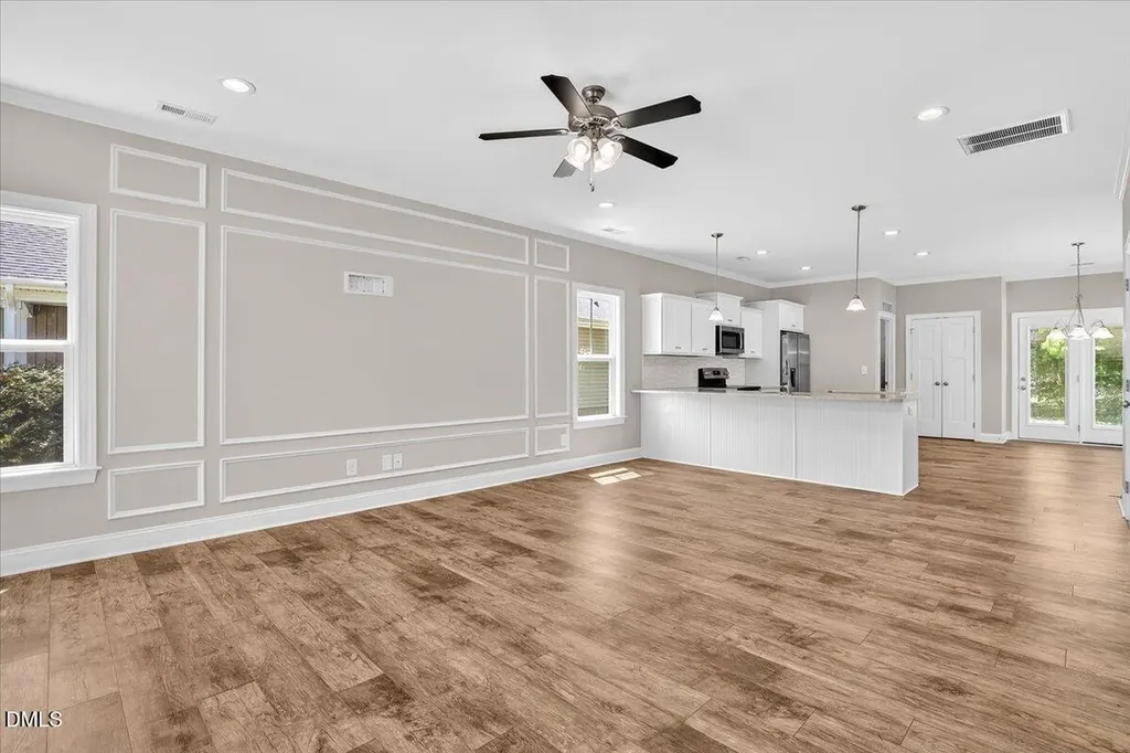 706 S Pollock Street Selma NC 27576