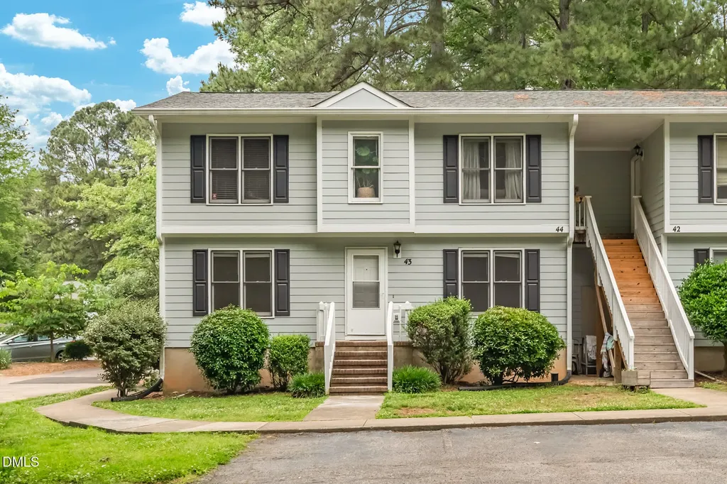 121 Westview Drive Carrboro NC 27510