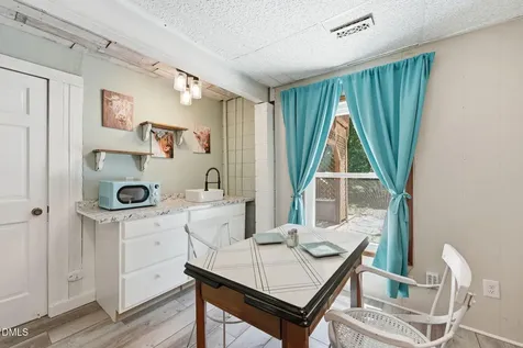 1940 Arbor Drive Burlington NC 27215