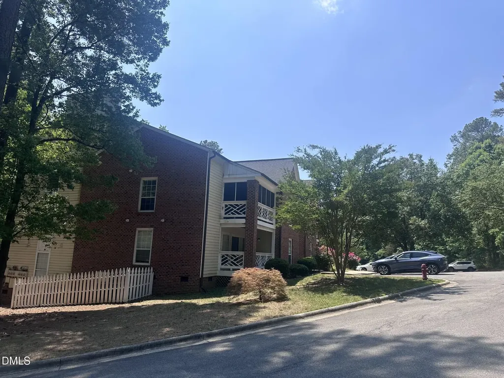 1010 Kingswood Drive Chapel Hill NC 27517