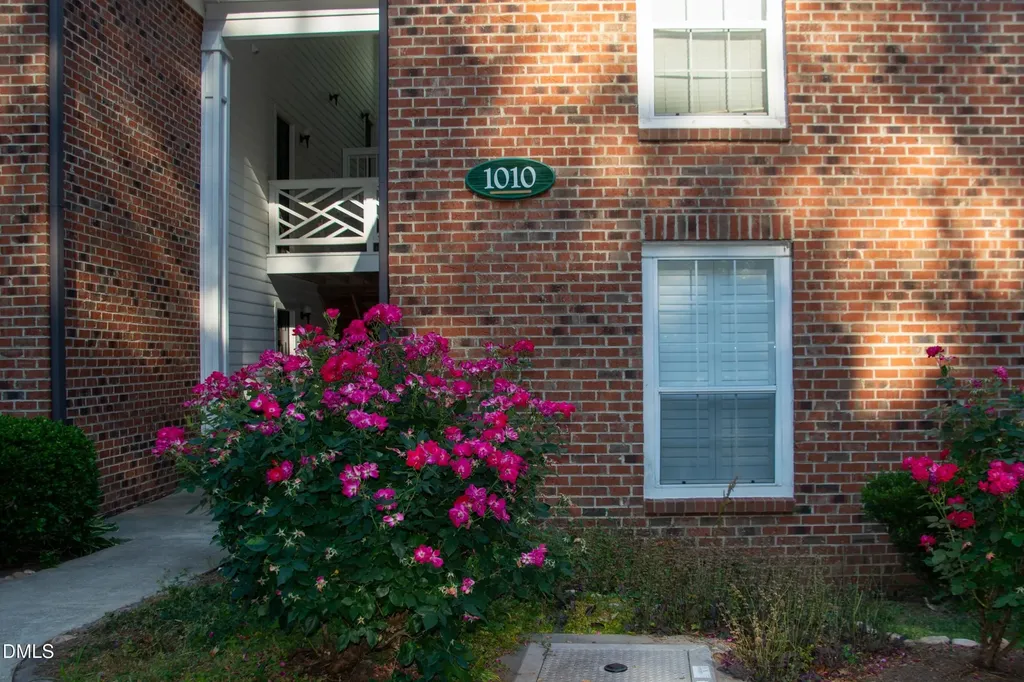 1010 Kingswood Drive Chapel Hill NC 27517