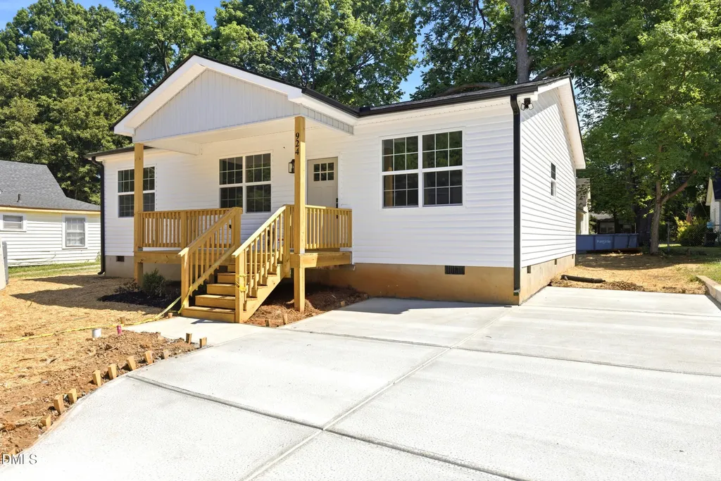 924 E Davis Street Burlington NC 27215