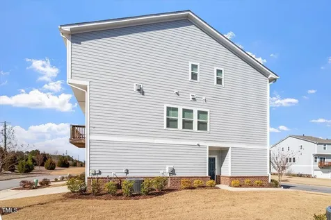 1018 Salt Glaze Lane Cary NC 27519