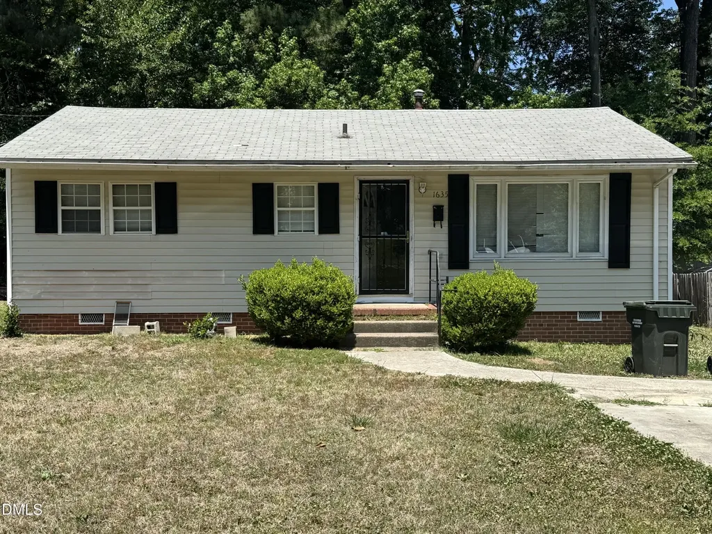 1635 Greenbriar Road Durham NC 27701