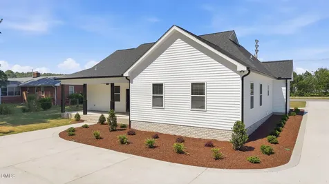 2212 M L King Jr Parkway SE Wilson NC 27893