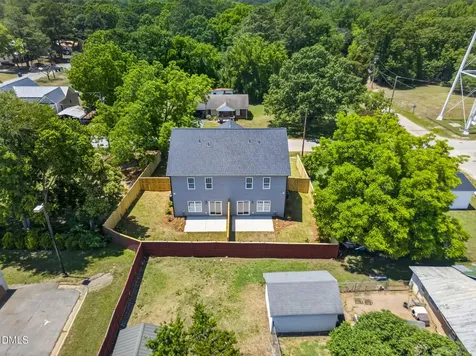44 N Carrie Street Coats NC 27521