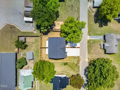 44 N Carrie Street Coats NC 27521