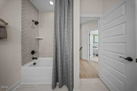 10913 Bayflower Way Raleigh NC 27617