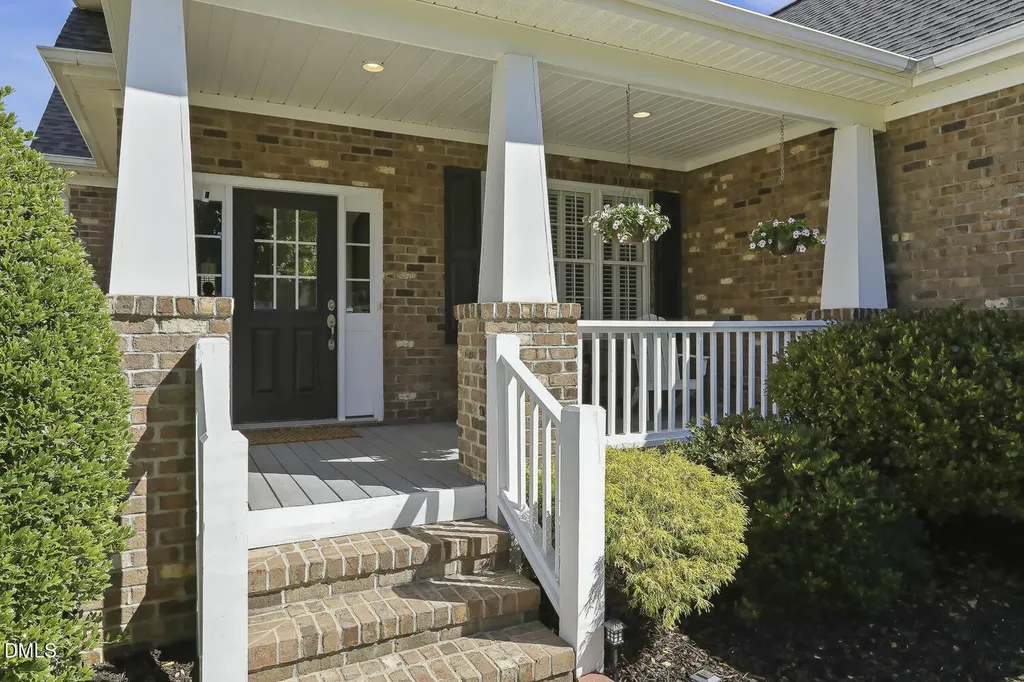 813 Canyoncreek Lane Fuquay Varina NC 27526