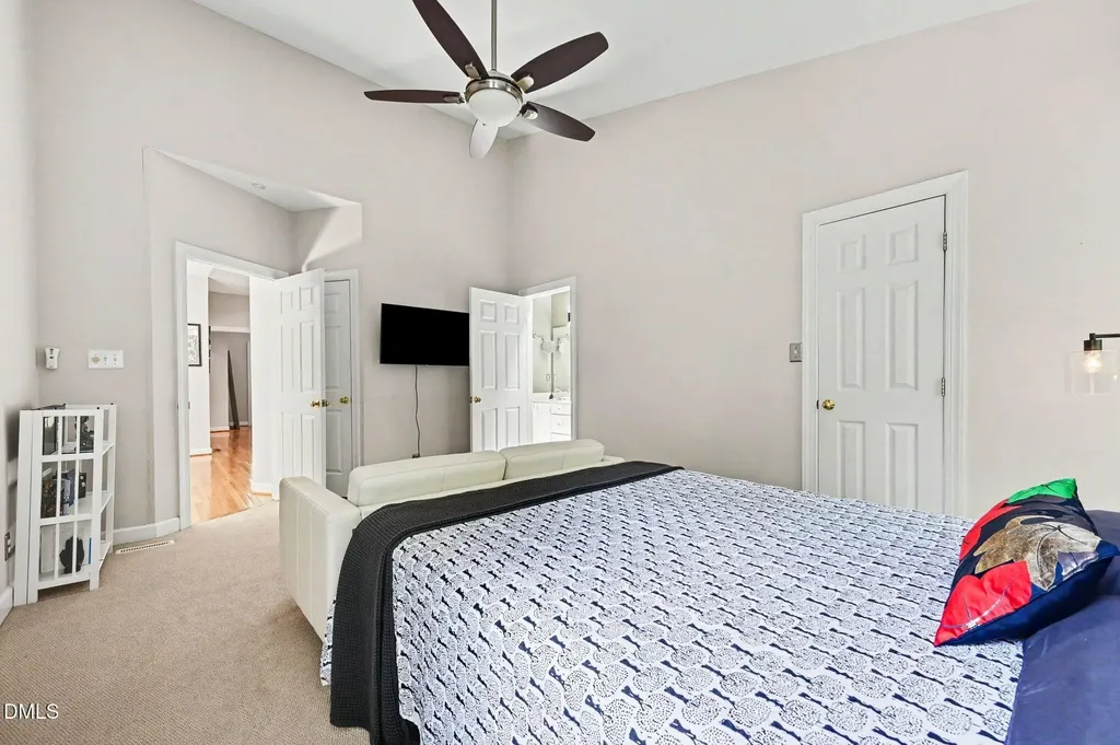 9 Tottenham Lane Chapel Hill NC 27517