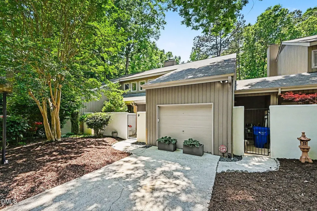 9 Tottenham Lane Chapel Hill NC 27517