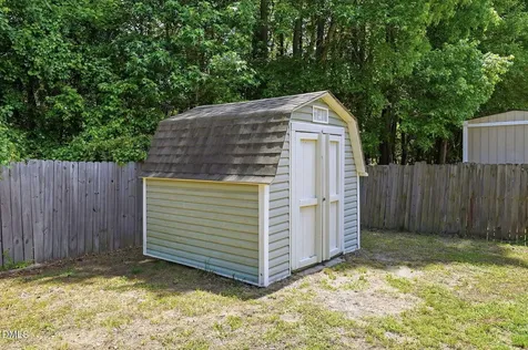 212 N Honey Springs Avenue Fuquay Varina NC 27526
