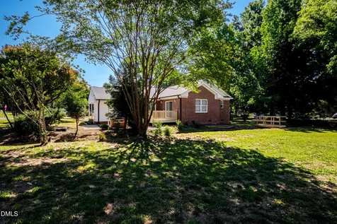 502 S 6th Avenue Siler City NC 27344