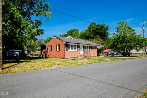 502 S 6th Avenue Siler City NC 27344