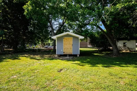 502 S 6th Avenue Siler City NC 27344