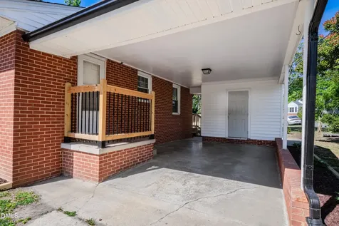 502 S 6th Avenue Siler City NC 27344