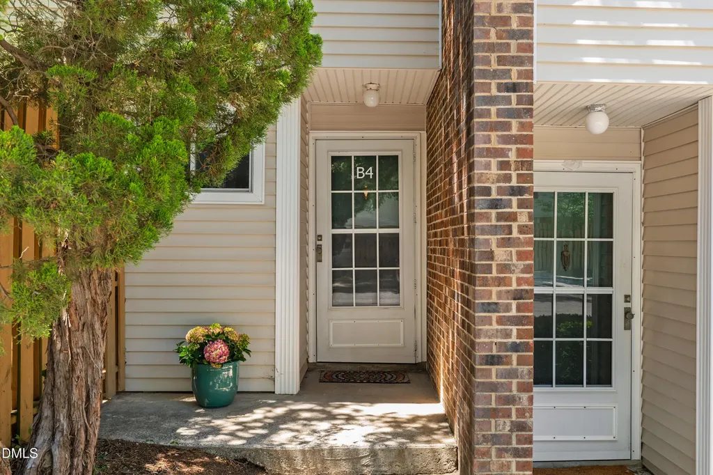 220 Elizabeth Street Chapel Hill NC 27514