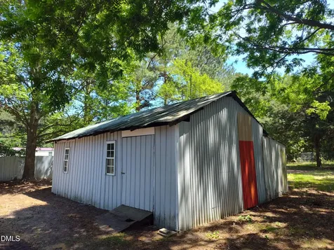 935 Maynard Road Godwin NC 28344