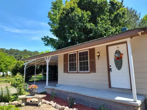 935 Maynard Road Godwin NC 28344
