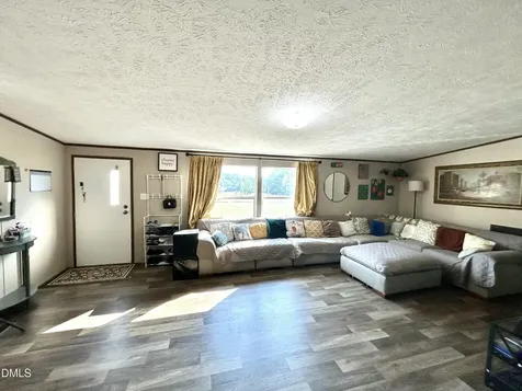 313 Old Country Lane Selma NC 27576