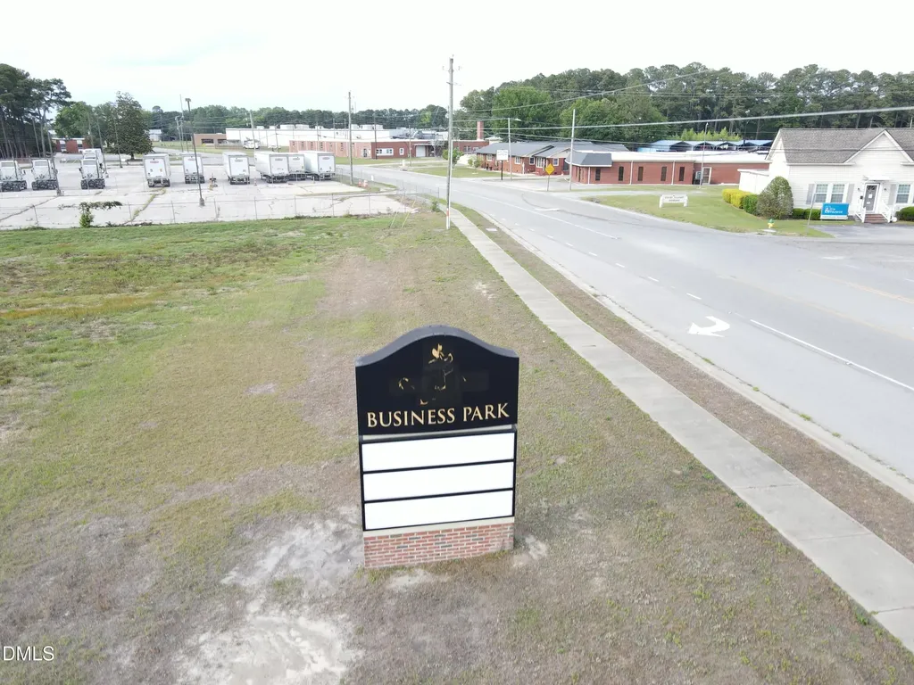 4 Four Oaks Place Dunn NC 28334