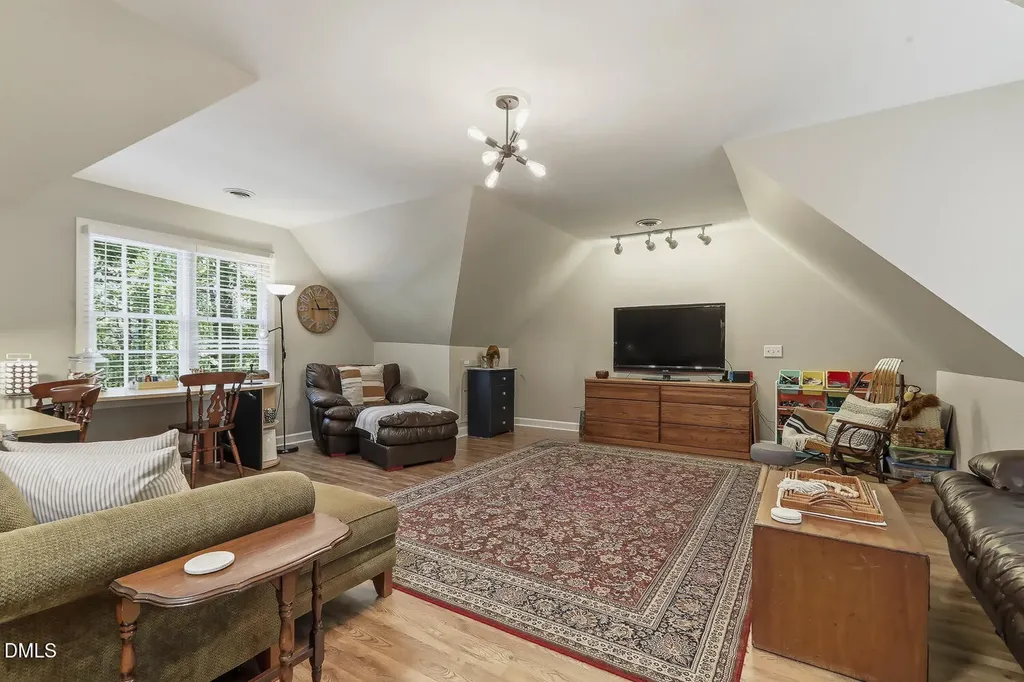 429 Grosvenor Drive Raleigh NC 27615
