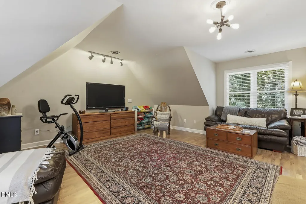 429 Grosvenor Drive Raleigh NC 27615