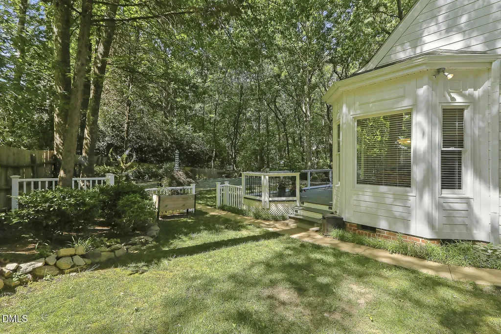 429 Grosvenor Drive Raleigh NC 27615