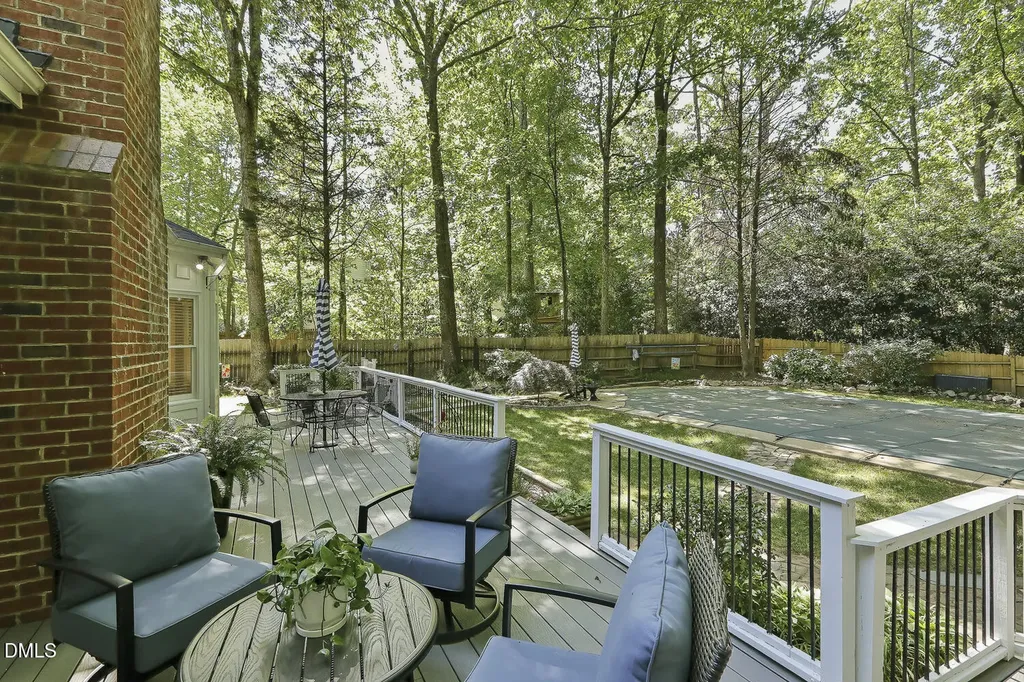 429 Grosvenor Drive Raleigh NC 27615