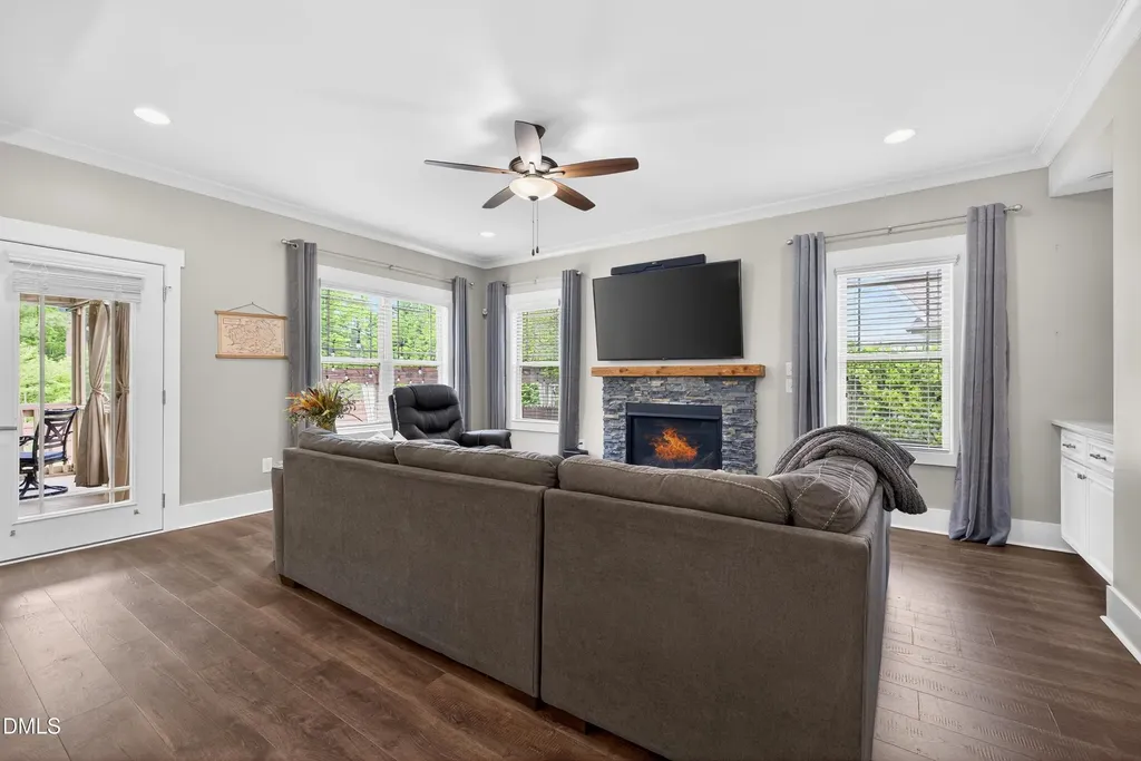 134 Chippenham Court Clayton NC 27520