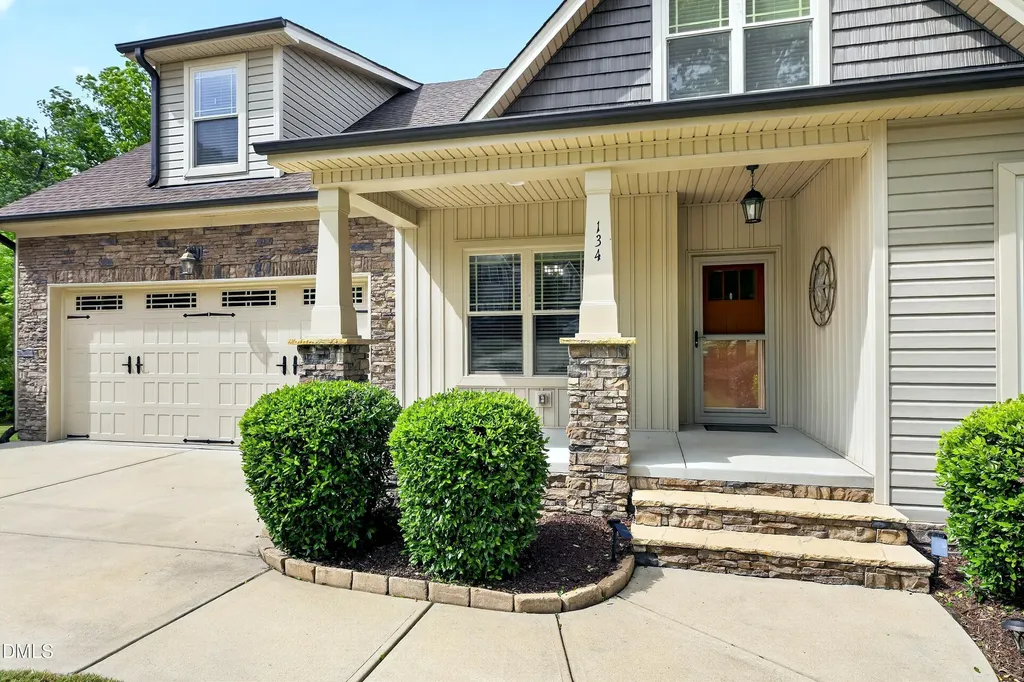 134 Chippenham Court Clayton NC 27520