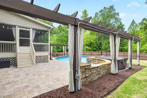 134 Chippenham Court Clayton NC 27520