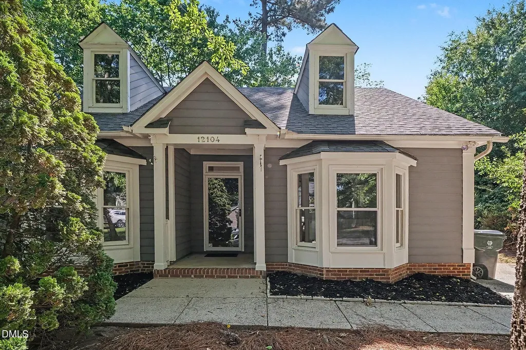 12104 Queensbridge Court Raleigh NC 27613