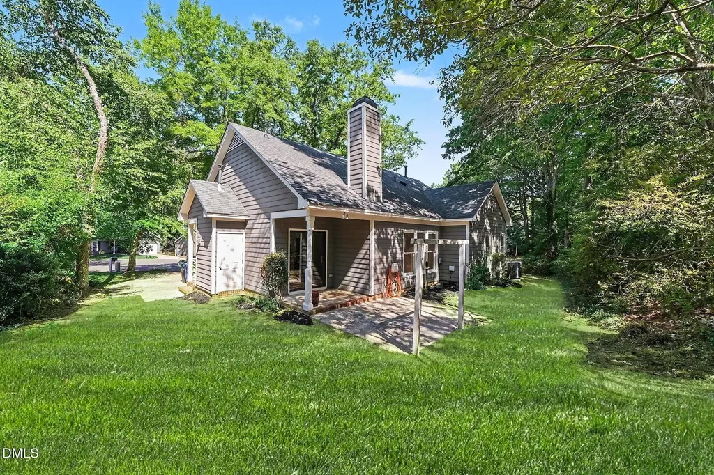 12104 Queensbridge Court Raleigh NC 27613
