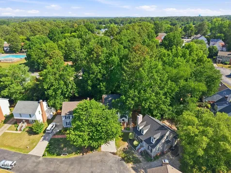 3329 Derbyshire Place Raleigh NC 27604