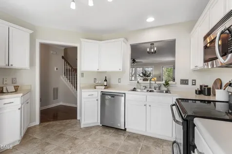 306 Knightsborough Way Apex NC 27502
