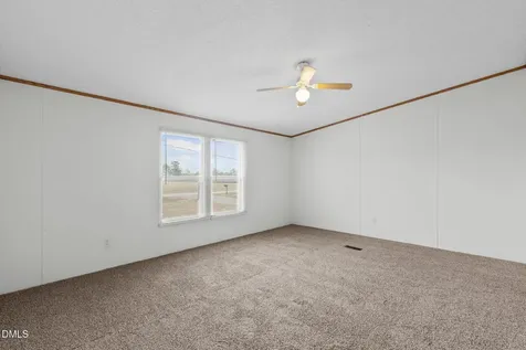 1385 Live Oak Road Coats NC 27521