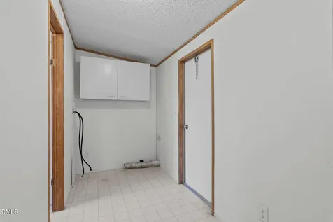 1385 Live Oak Road Coats NC 27521