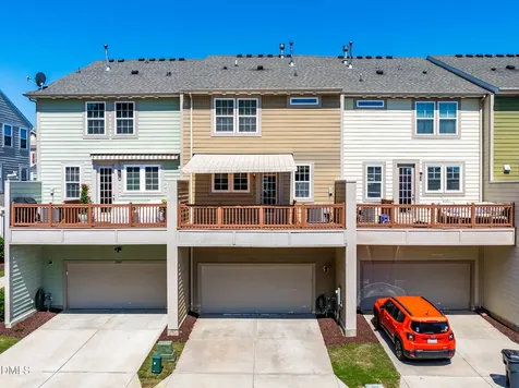 542 Grand Central Station Apex NC 27502