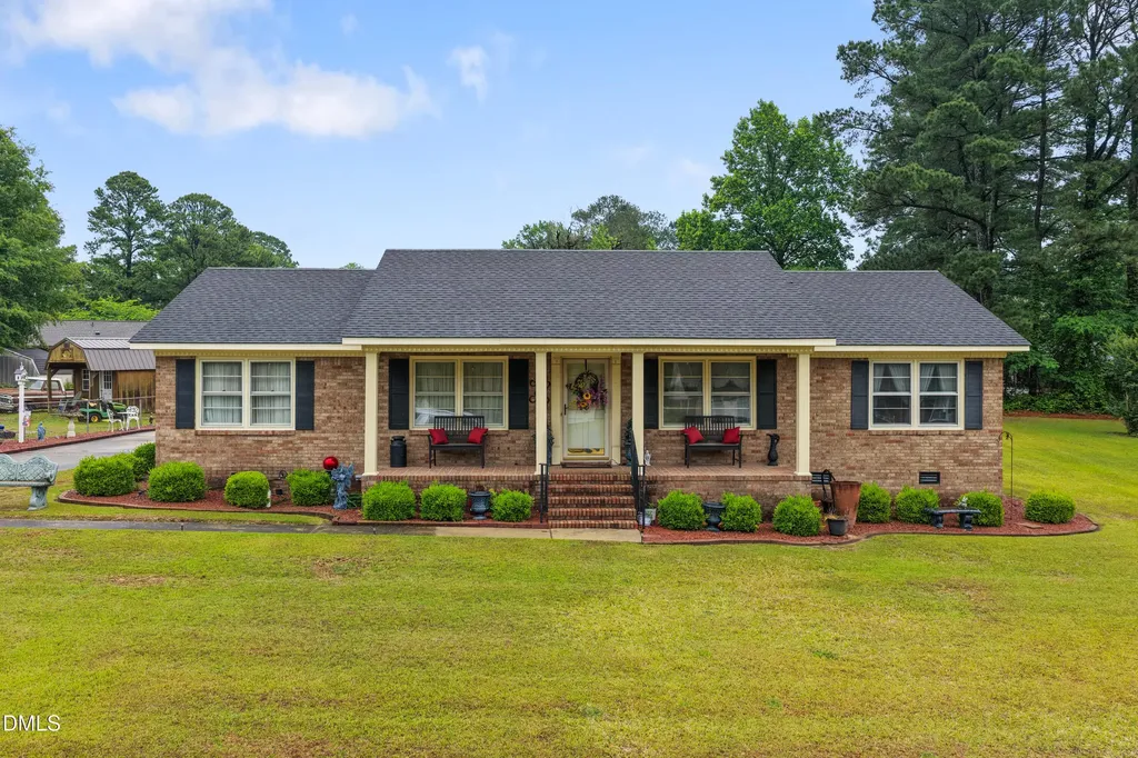 303 Chaucer Court Dunn NC 28334
