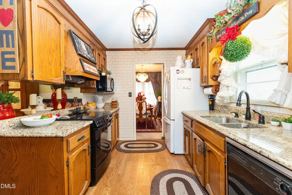 303 Chaucer Court Dunn NC 28334