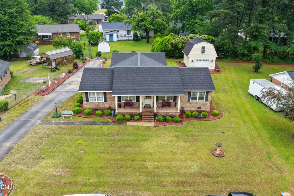 303 Chaucer Court Dunn NC 28334