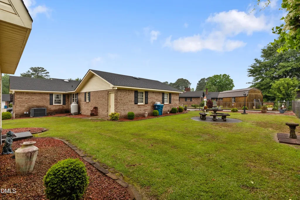 303 Chaucer Court Dunn NC 28334