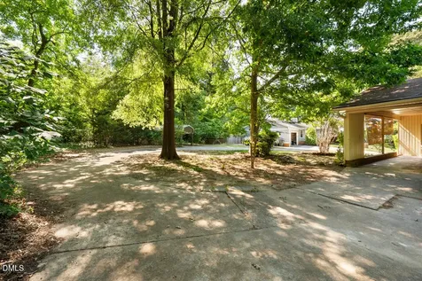 1019 Garden Court Burlington NC 27215