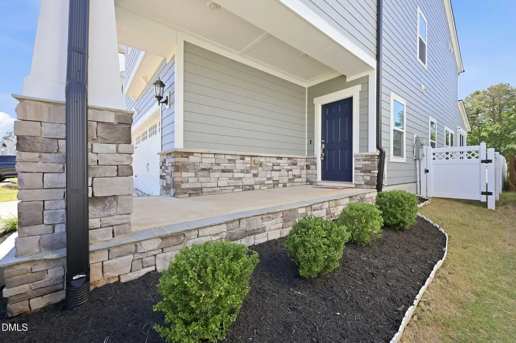 628 Sage Oak Holly Springs NC 27540