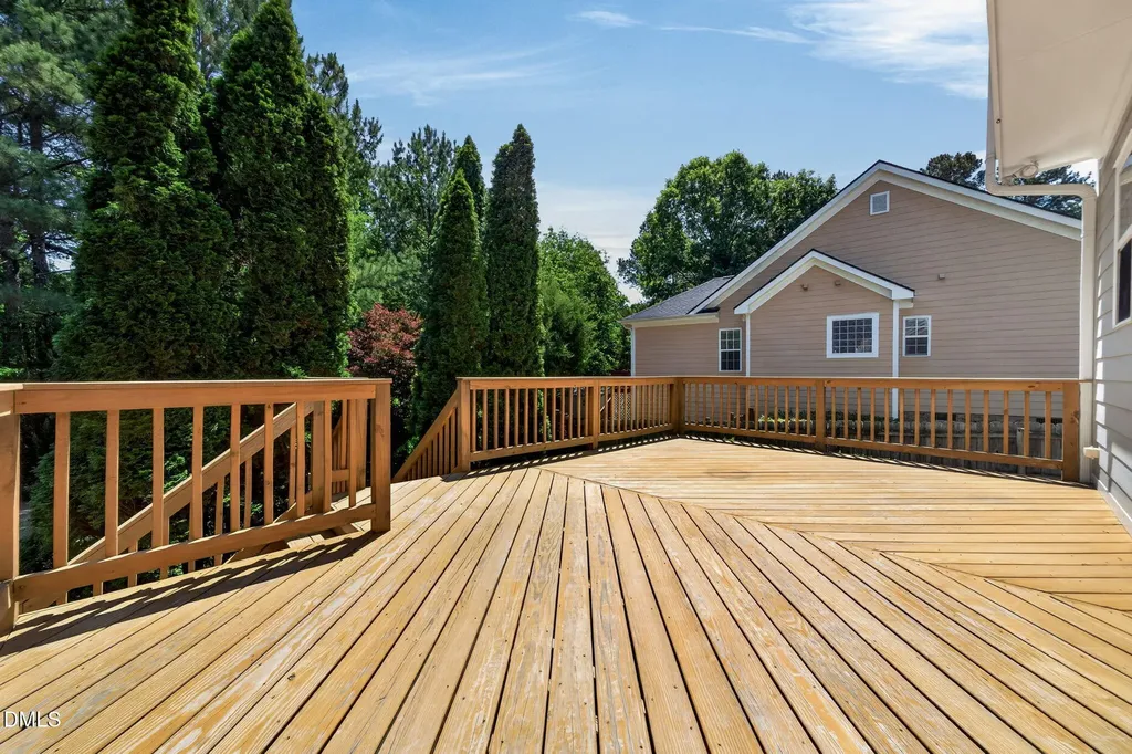 8524 Battery Crest Lane Wake Forest NC 27587