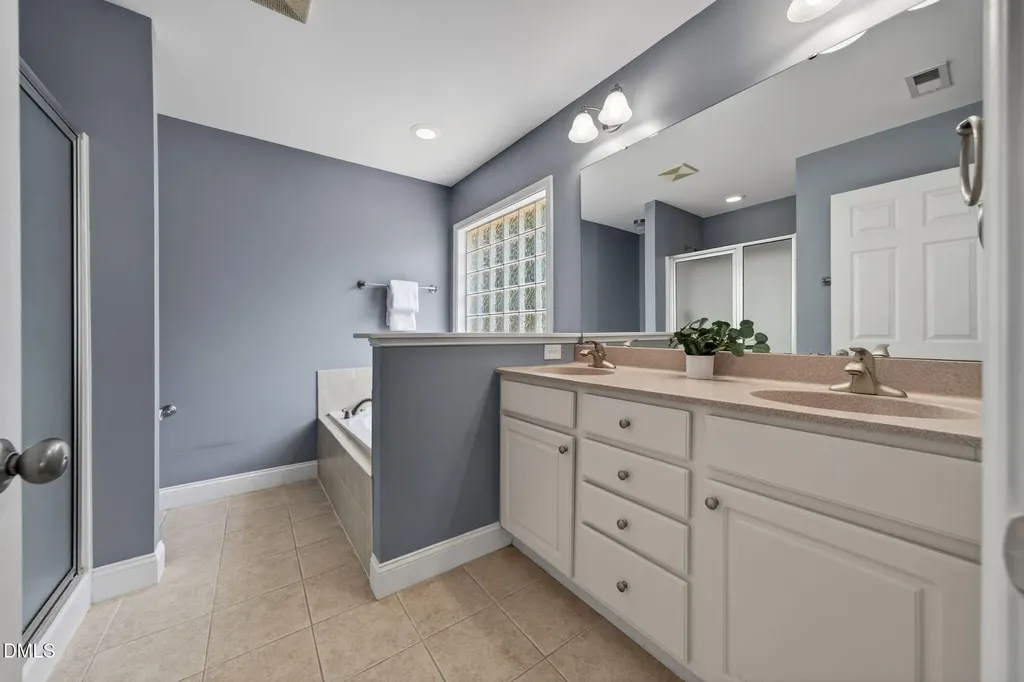 8524 Battery Crest Lane Wake Forest NC 27587
