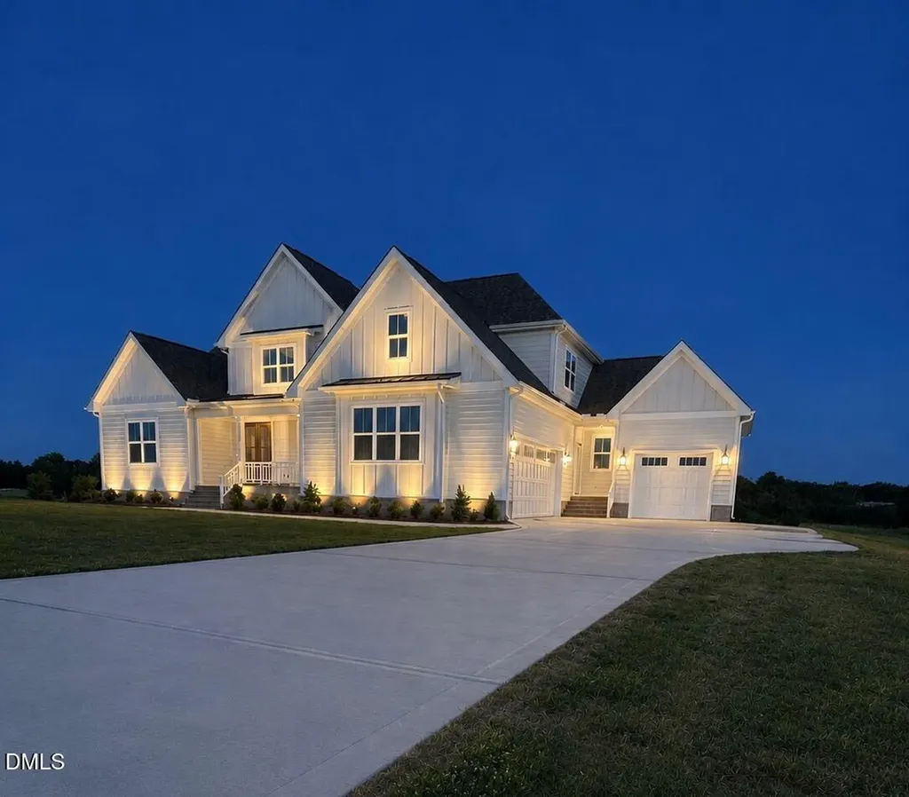 3220 Oakridge River Road Fuquay Varina NC 27526